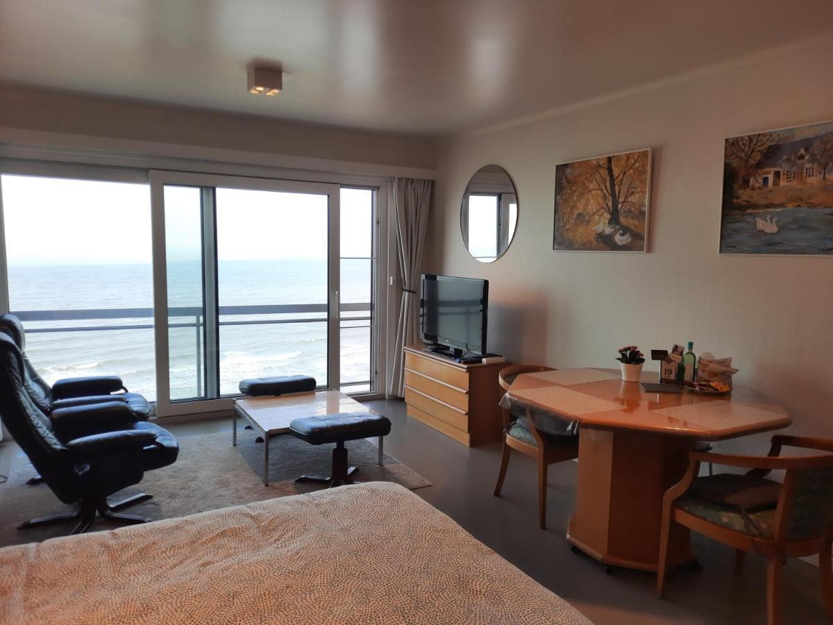 Studio On The Beach With Sea View ミデルケルケ エクステリア 写真